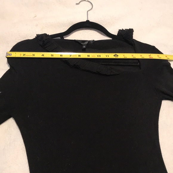 💯authentic Gucci asymmetrical shoulder top 💯silk - Picture 8 of 9